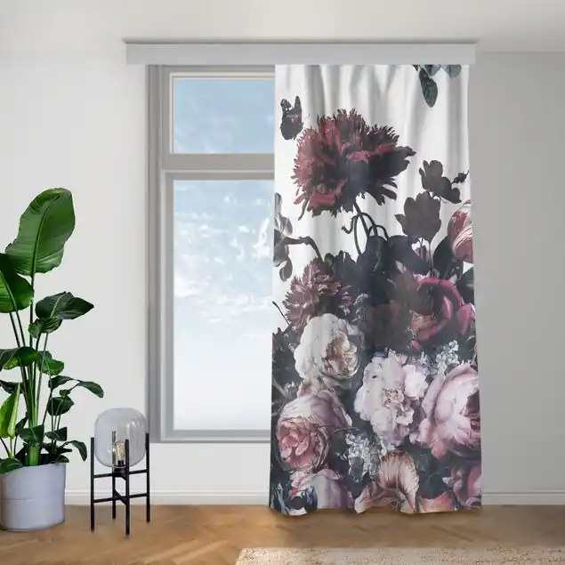 Zertifiziert Altmeisterlicher Blumenrausch mit Rosen Bouquet Vorhang – Lichtdämpfender Samt