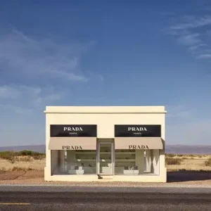 Expressversand Prada Marfa 8:55AM