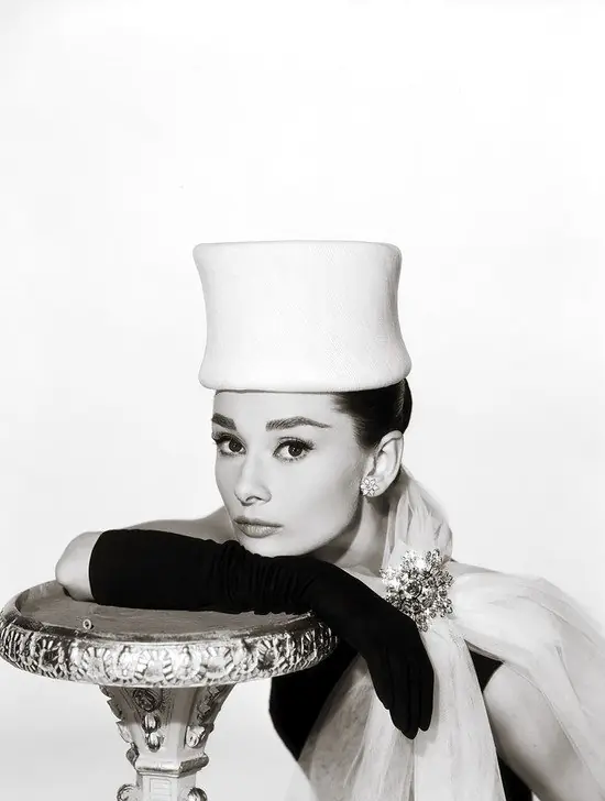 Ausverkauf Audrey Hepburn Glamour Portrait in Tulle