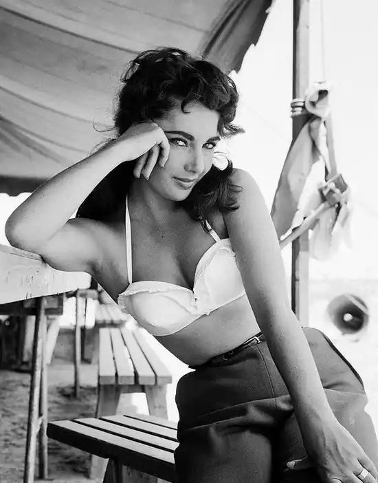 Nur Heute Elizabeth Taylor III by Frank Worth