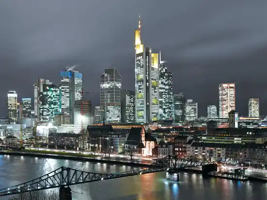 Urban Nights IV Solange Der Vorrat Reicht