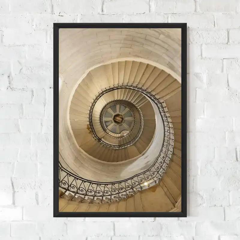 Zertifiziert Gerahmte Poster Cream Down Stairs